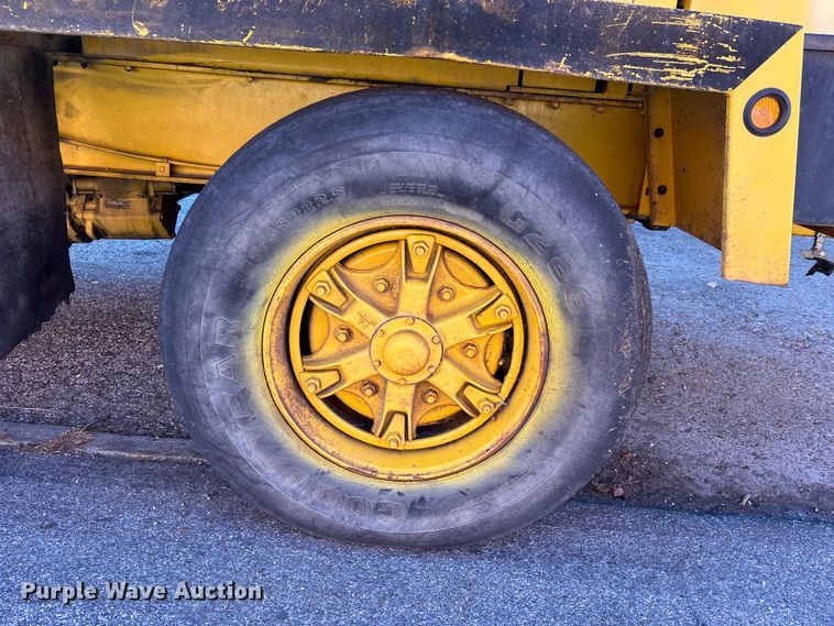 image for item EM6147 Gradall G3W wheeled excavator