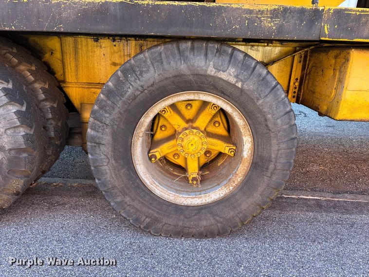 image for item EM6147 Gradall G3W wheeled excavator