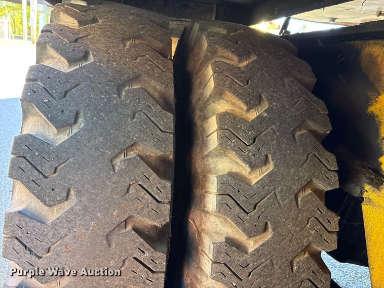 image for item EM6147 Gradall G3W wheeled excavator