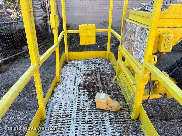 image for item EM6148 Grove T80 boom lift