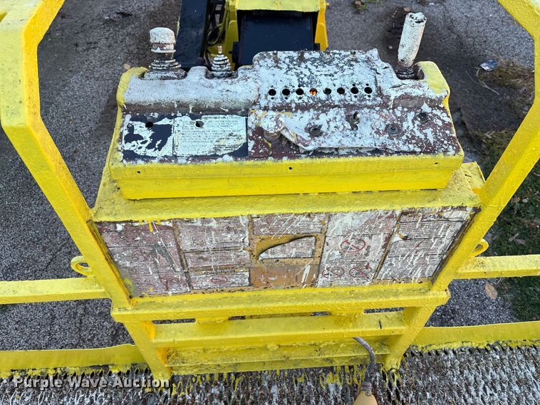 image for item EM6148 Grove T80 boom lift