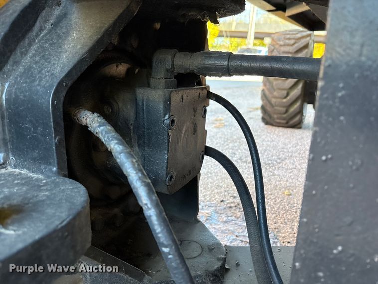 image for item EM6148 Grove T80 boom lift