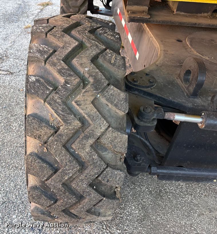 image for item EM6148 Grove T80 boom lift