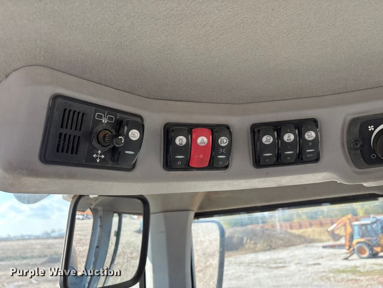 image for item EM6151 2013 Caterpillar 924K wheel loader