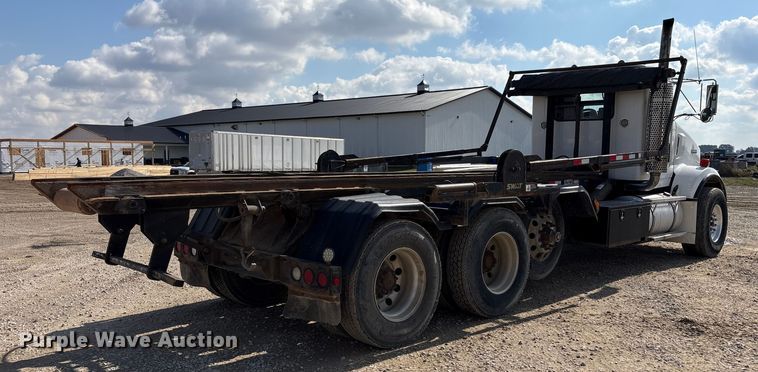 image for item EM6153 2006 Kenworth T800 roll-off container truck