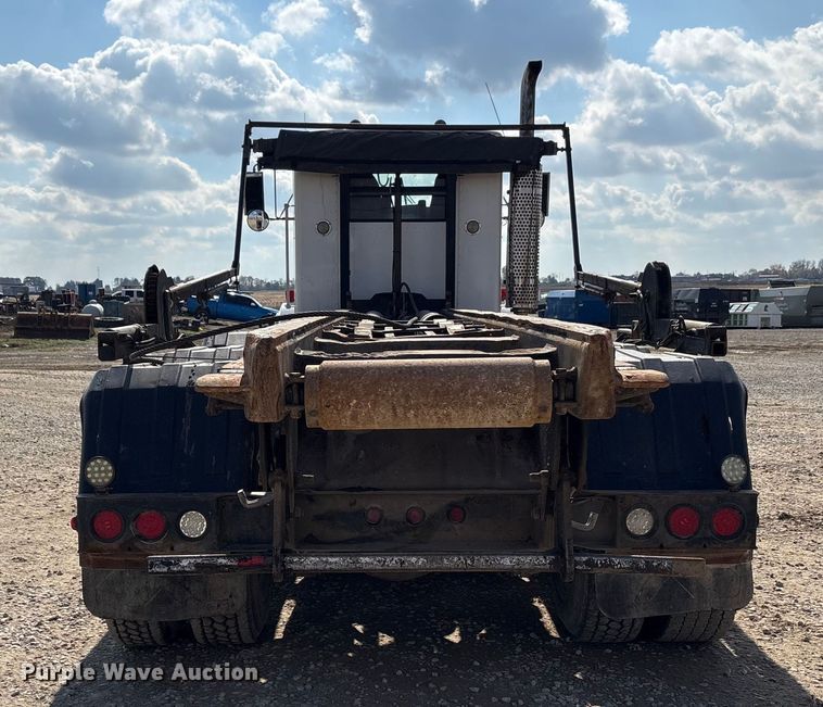 image for item EM6153 2006 Kenworth T800 roll-off container truck