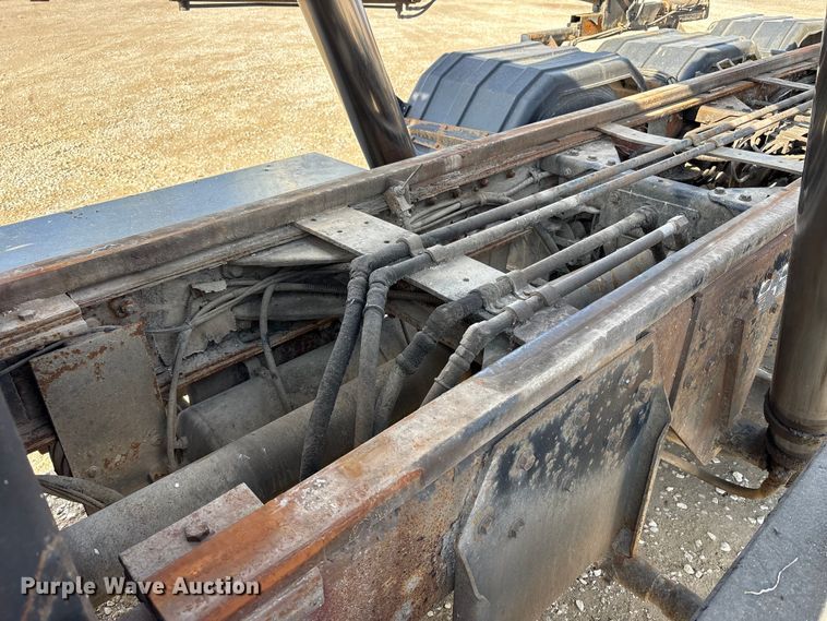 image for item EM6153 2006 Kenworth T800 roll-off container truck