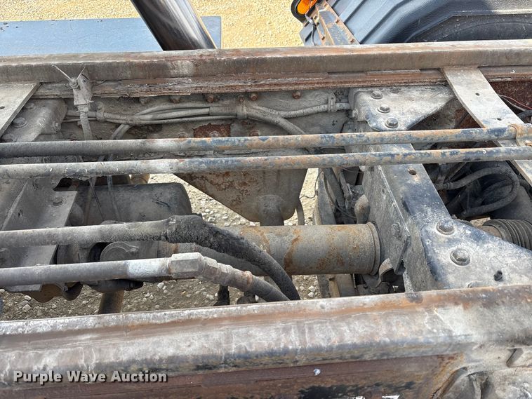 image for item EM6153 2006 Kenworth T800 roll-off container truck