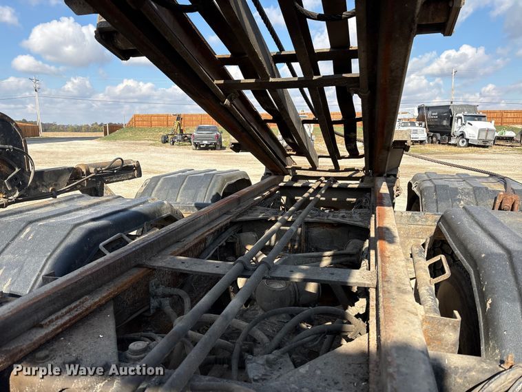 image for item EM6153 2006 Kenworth T800 roll-off container truck