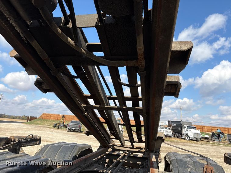 image for item EM6153 2006 Kenworth T800 roll-off container truck