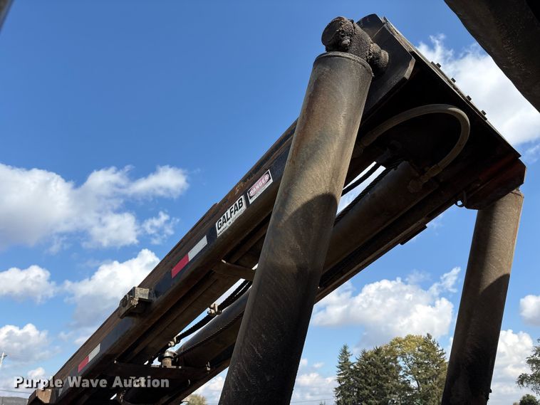 image for item EM6153 2006 Kenworth T800 roll-off container truck