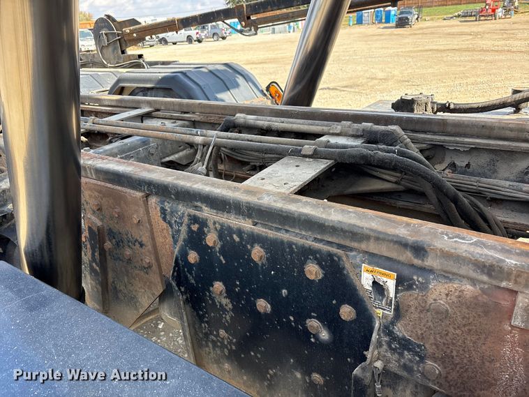 image for item EM6153 2006 Kenworth T800 roll-off container truck