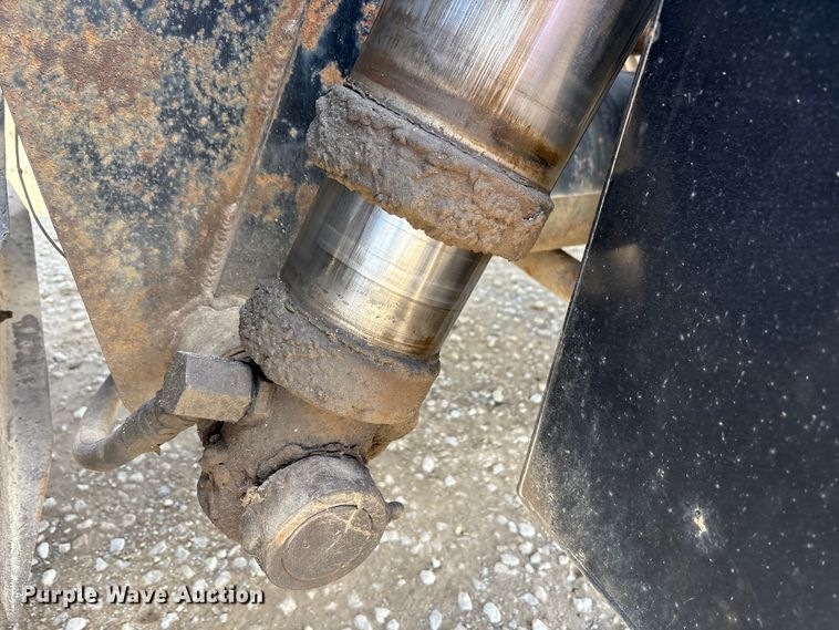 image for item EM6153 2006 Kenworth T800 roll-off container truck