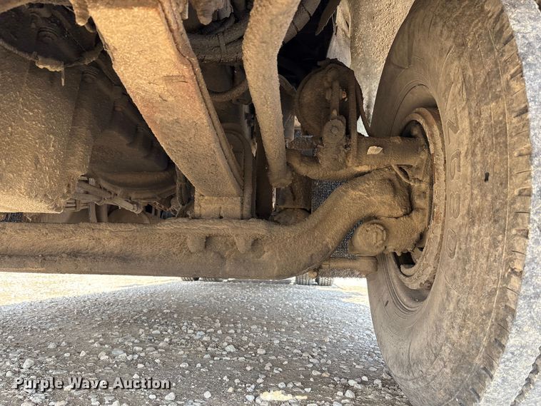 image for item EM6153 2006 Kenworth T800 roll-off container truck