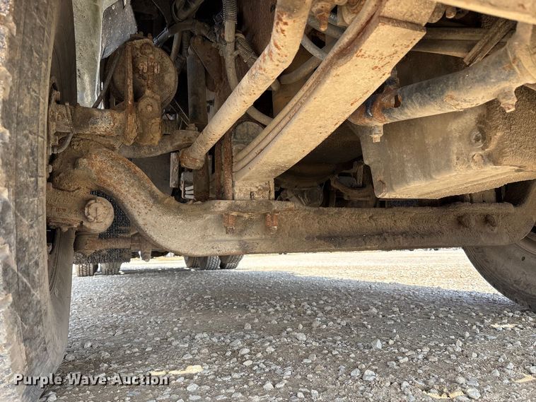 image for item EM6153 2006 Kenworth T800 roll-off container truck