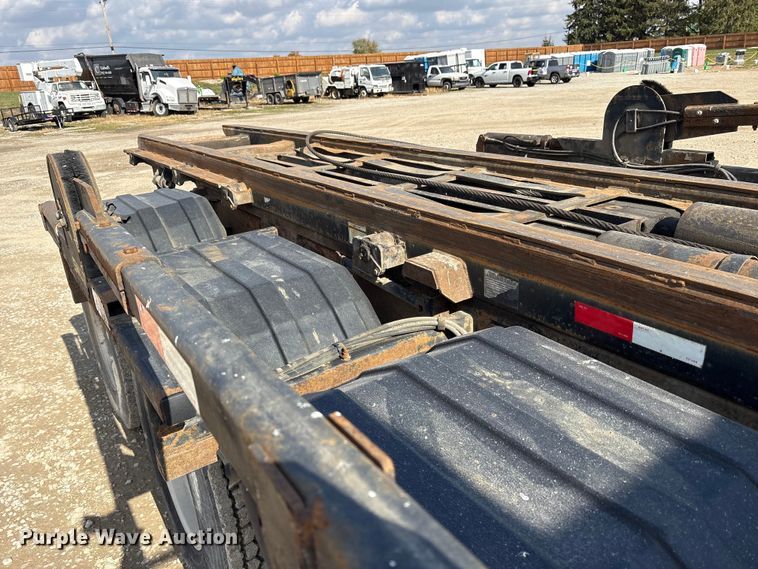 image for item EM6153 2006 Kenworth T800 roll-off container truck