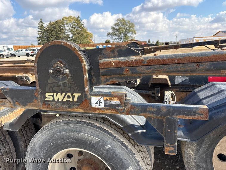 image for item EM6153 2006 Kenworth T800 roll-off container truck