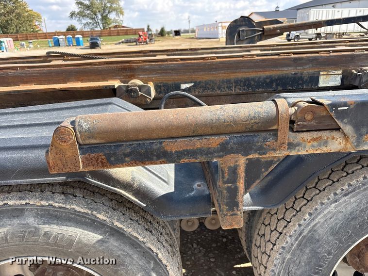 image for item EM6153 2006 Kenworth T800 roll-off container truck