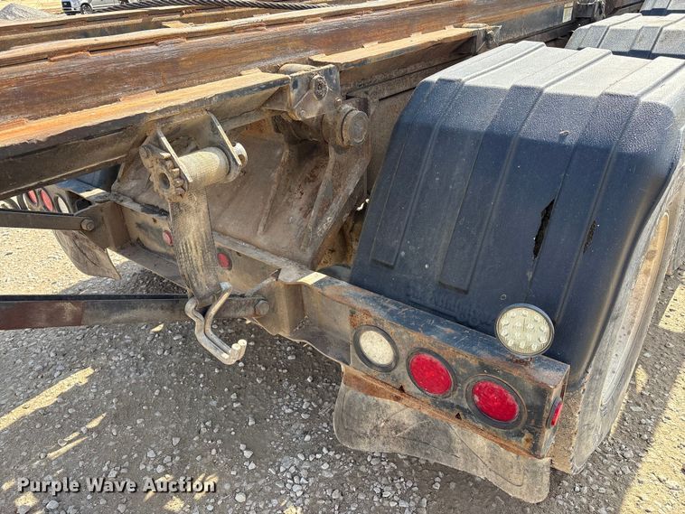 image for item EM6153 2006 Kenworth T800 roll-off container truck