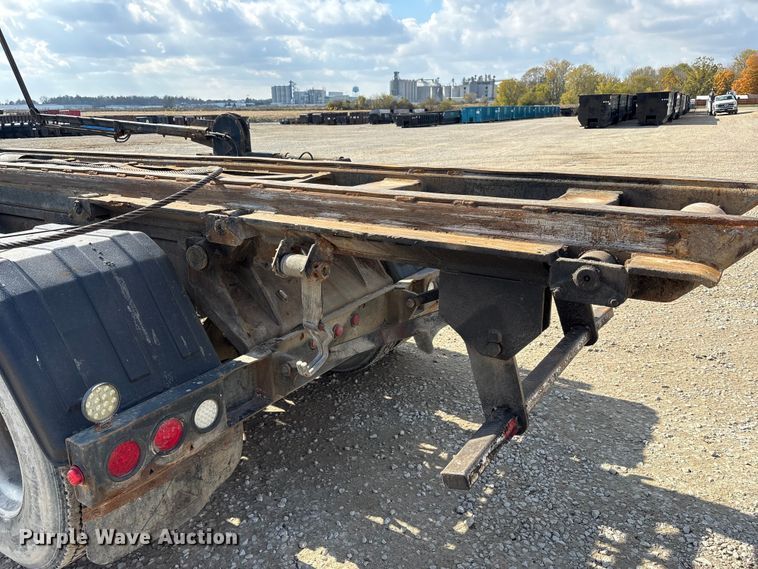 image for item EM6153 2006 Kenworth T800 roll-off container truck