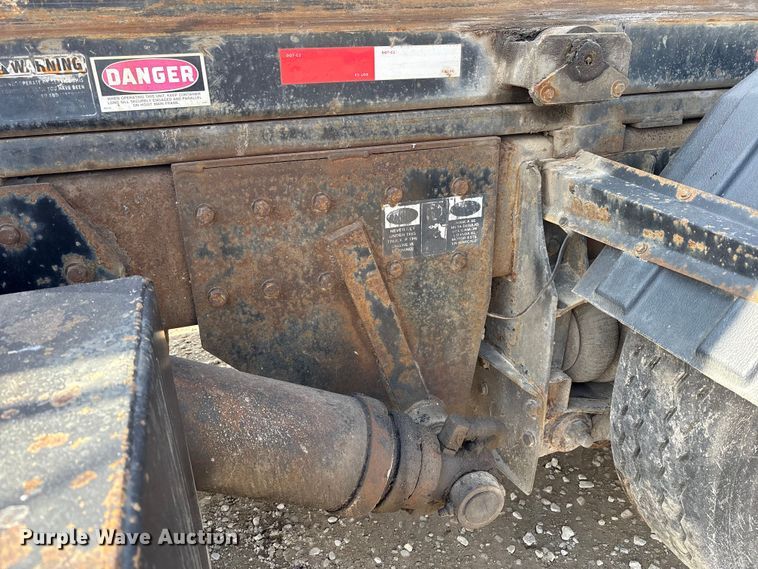 image for item EM6153 2006 Kenworth T800 roll-off container truck