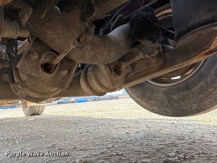 image for item EM6153 2006 Kenworth T800 roll-off container truck