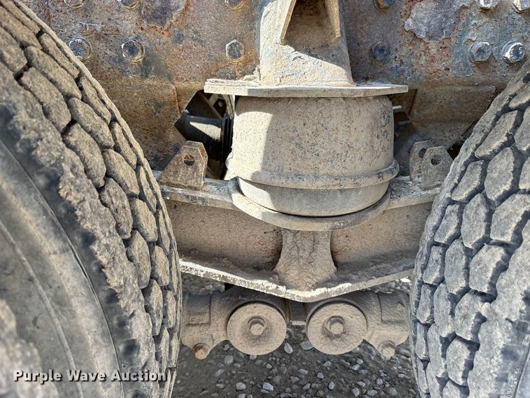 image for item EM6153 2006 Kenworth T800 roll-off container truck