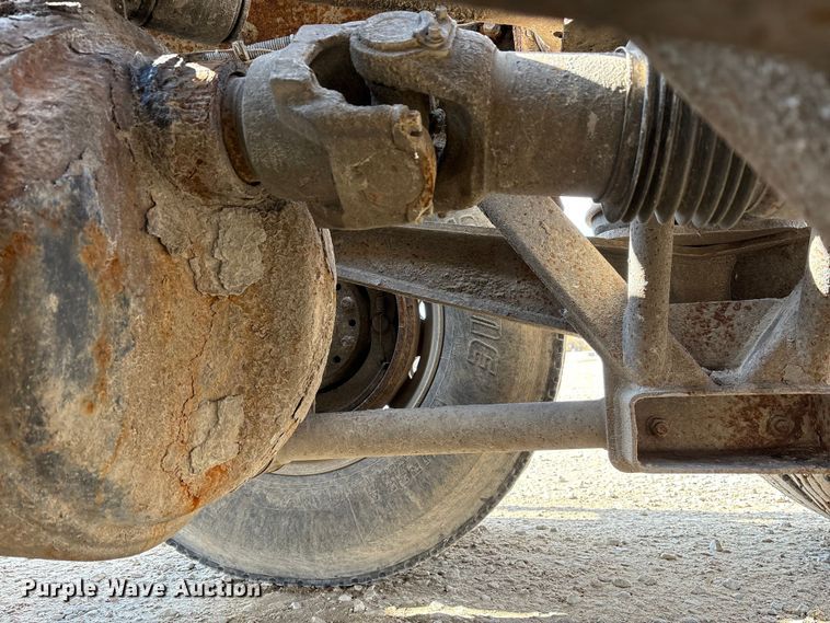 image for item EM6153 2006 Kenworth T800 roll-off container truck