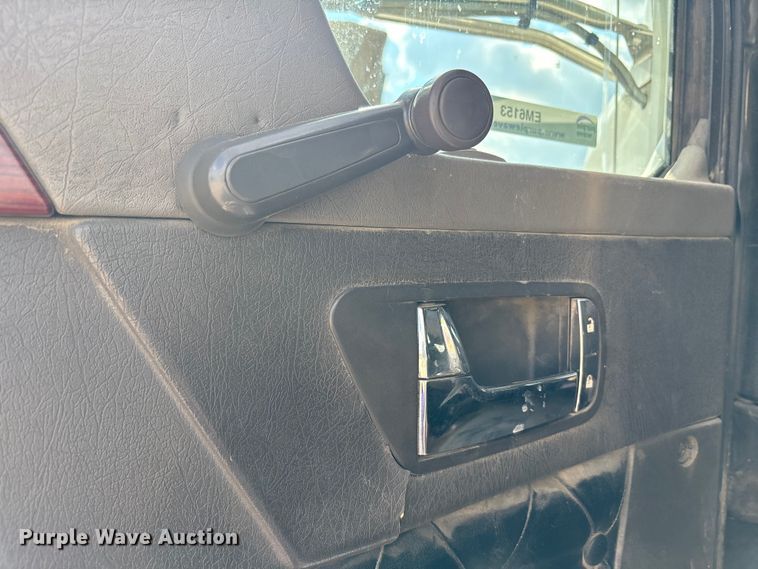 image for item EM6153 2006 Kenworth T800 roll-off container truck