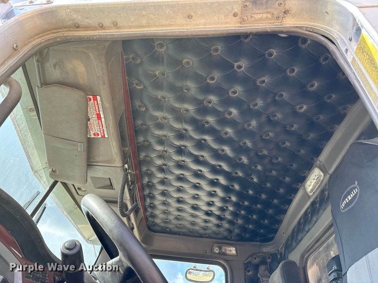 image for item EM6153 2006 Kenworth T800 roll-off container truck