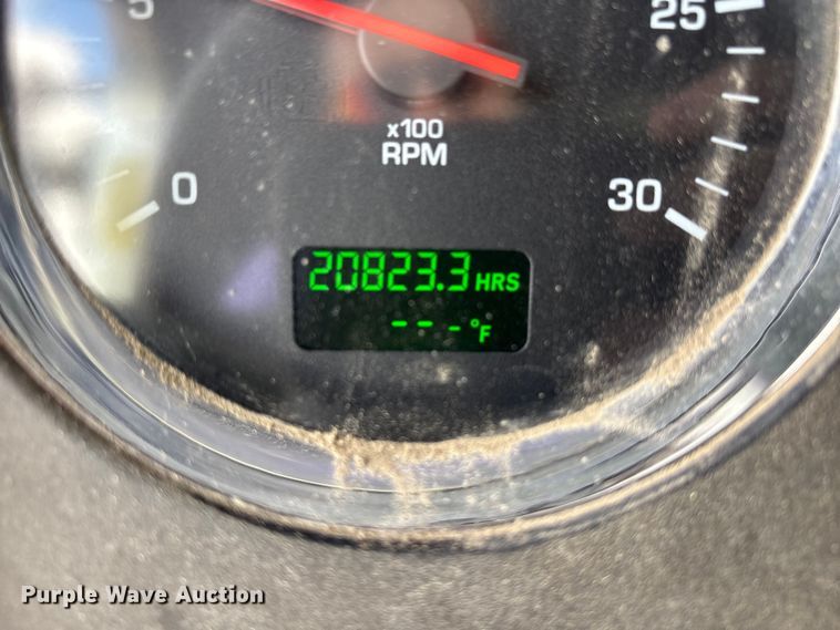 image for item EM6153 2006 Kenworth T800 roll-off container truck