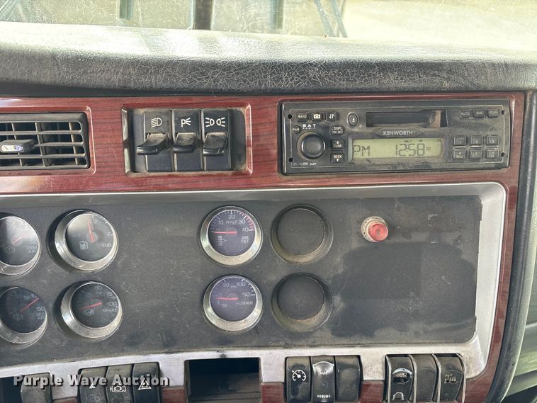 image for item EM6153 2006 Kenworth T800 roll-off container truck