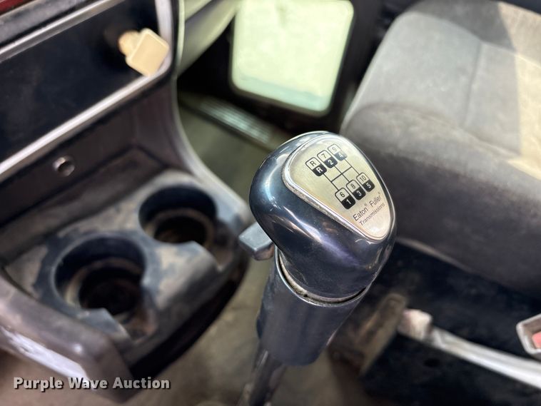 image for item EM6153 2006 Kenworth T800 roll-off container truck