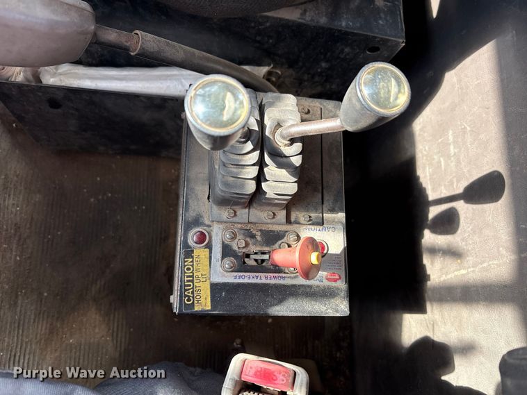 image for item EM6153 2006 Kenworth T800 roll-off container truck