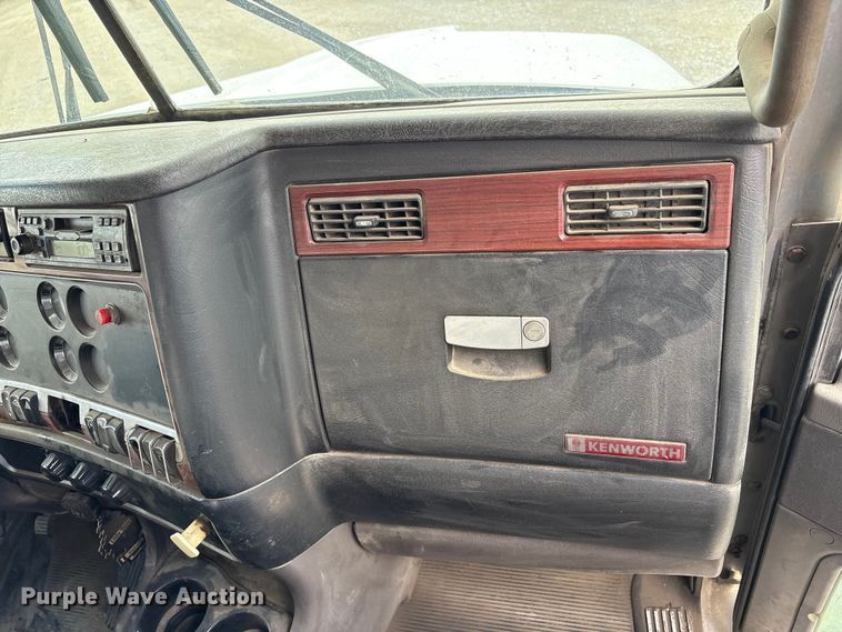 image for item EM6153 2006 Kenworth T800 roll-off container truck