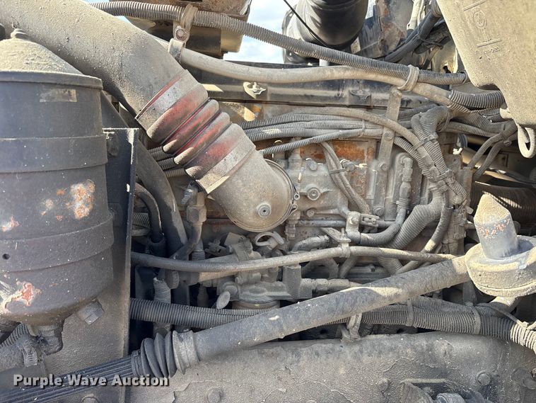 image for item EM6153 2006 Kenworth T800 roll-off container truck