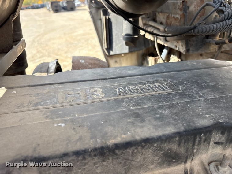 image for item EM6153 2006 Kenworth T800 roll-off container truck