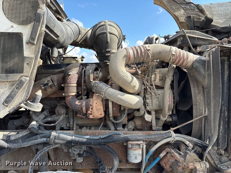 image for item EM6153 2006 Kenworth T800 roll-off container truck