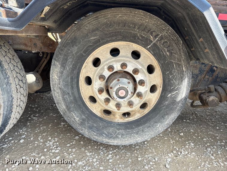 image for item EM6153 2006 Kenworth T800 roll-off container truck