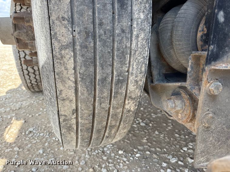 image for item EM6153 2006 Kenworth T800 roll-off container truck