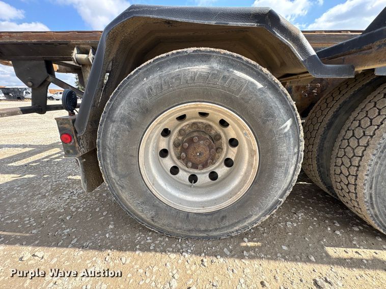 image for item EM6153 2006 Kenworth T800 roll-off container truck