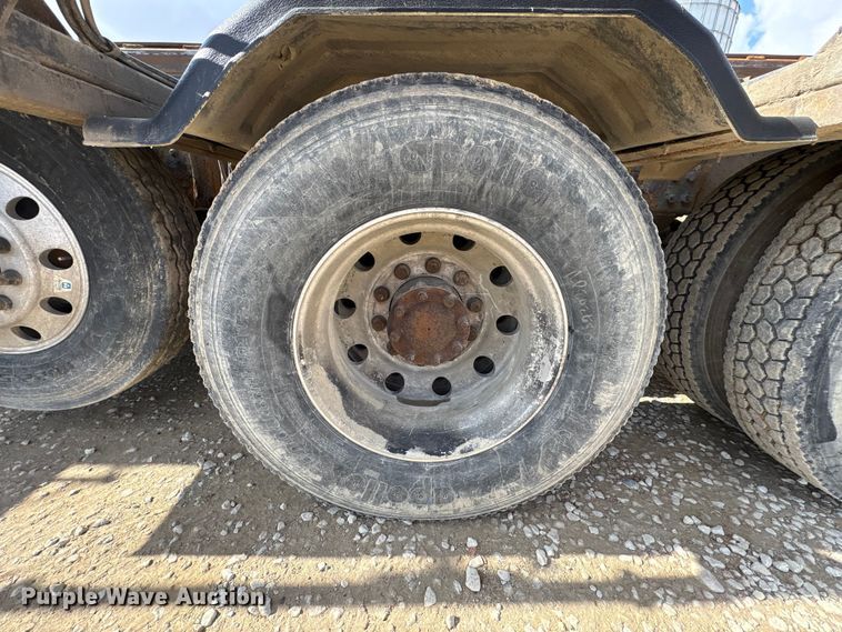 image for item EM6153 2006 Kenworth T800 roll-off container truck