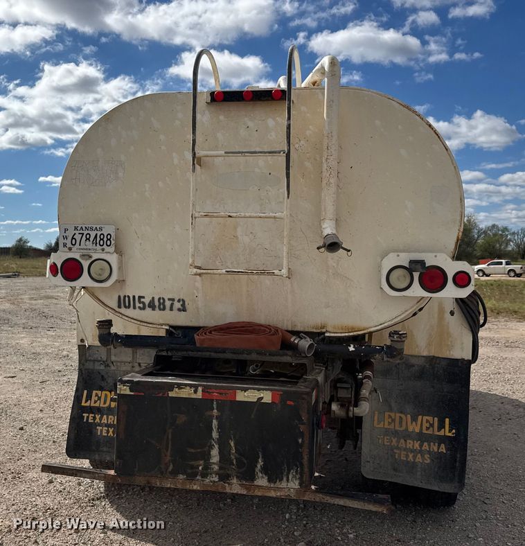 image for item EM8276 2013 Freightliner Business Class M2 water truck