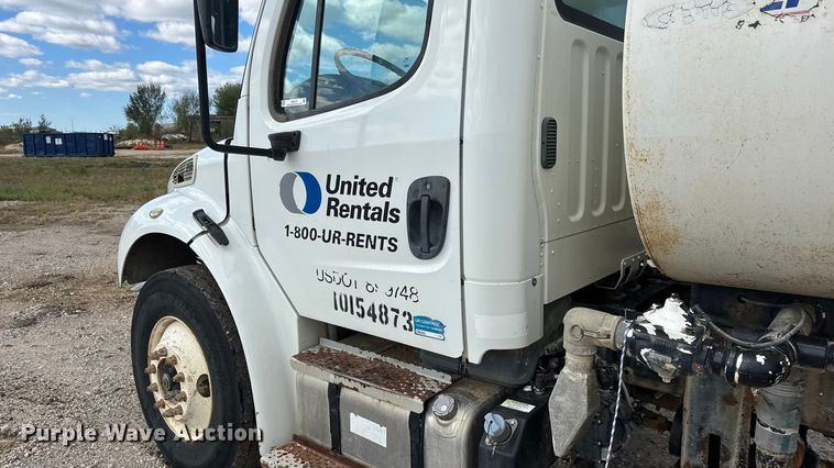 image for item EM8276 2013 Freightliner Business Class M2 water truck