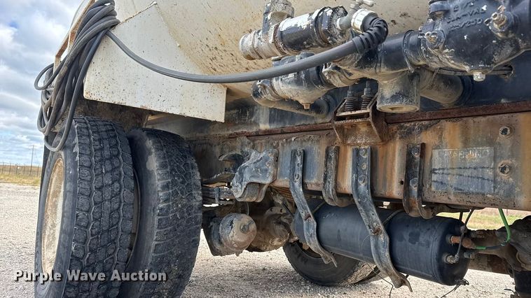 image for item EM8276 2013 Freightliner Business Class M2 water truck