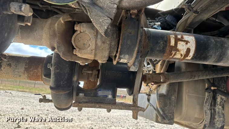 image for item EM8276 2013 Freightliner Business Class M2 water truck