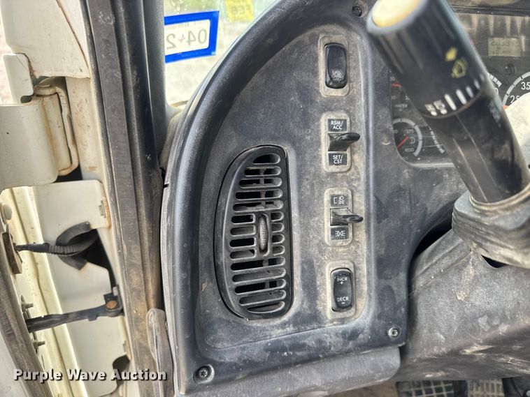 image for item EM8276 2013 Freightliner Business Class M2 water truck