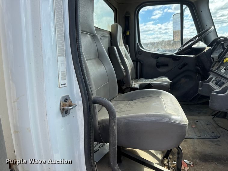 image for item EM8276 2013 Freightliner Business Class M2 water truck