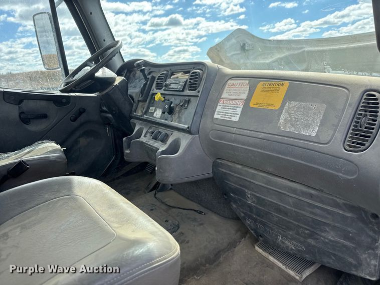 image for item EM8276 2013 Freightliner Business Class M2 water truck