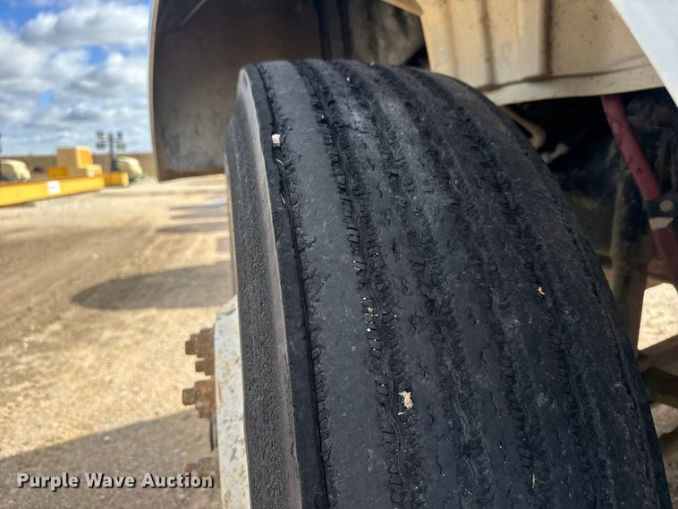 image for item EM8276 2013 Freightliner Business Class M2 water truck